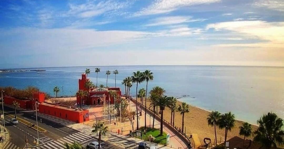 El Estudio De La Playa Benalbeach Holidays Paradise Benalmádena Buitenkant foto